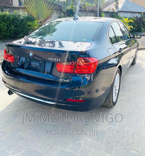 BMW 320i 2014 Blue