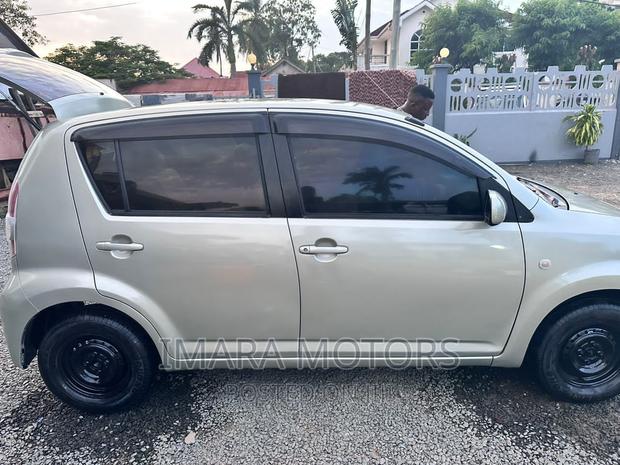 Toyota Passo 2006 Green