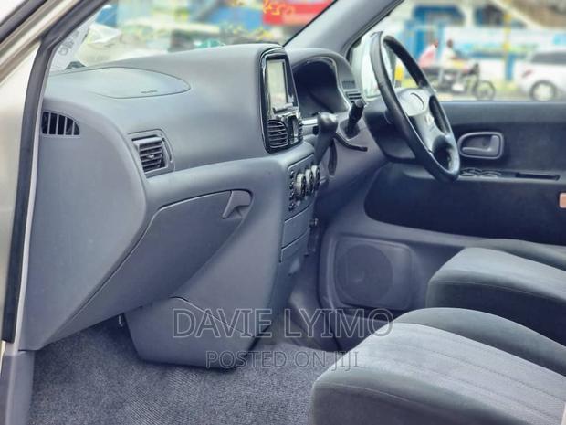 Toyota Noah 2.0 AWD (8 Seater) 2001 Silver
