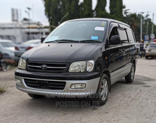 Toyota Lite-Ace 2000 Black