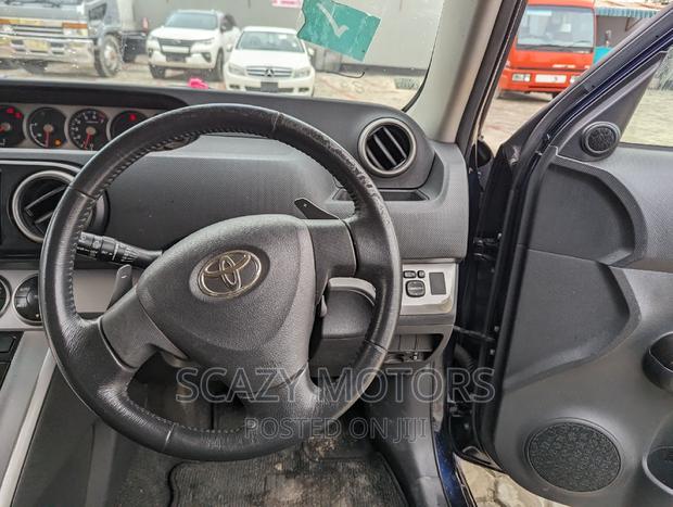 Toyota Corolla Rumion 2012 Blue