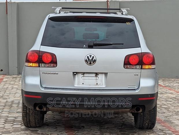 Volkswagen Touareg 2010 Silver