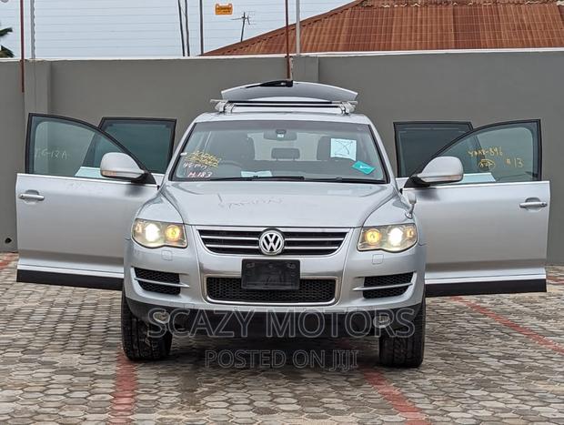 Volkswagen Touareg 2010 Silver