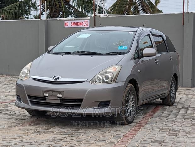 Toyota Wish 2006 Gray