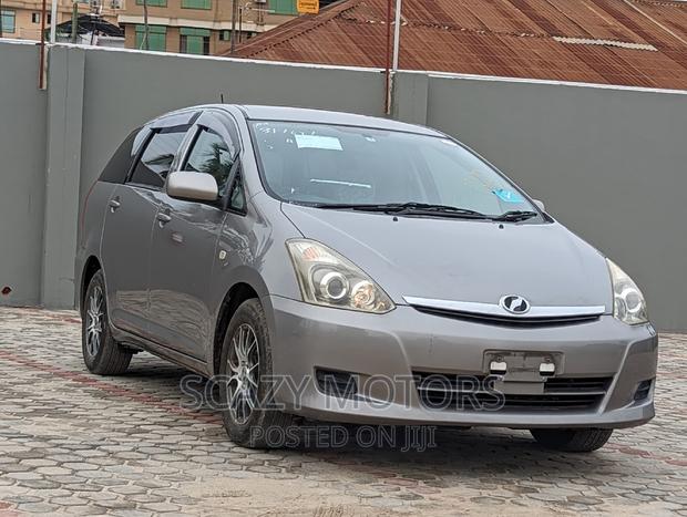 Toyota Wish 2006 Gray