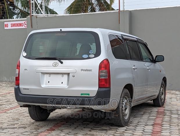 Toyota Probox 2009 Silver