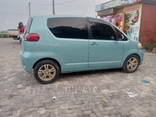 Toyota Porte 1.3 FWD 2005 Blue
