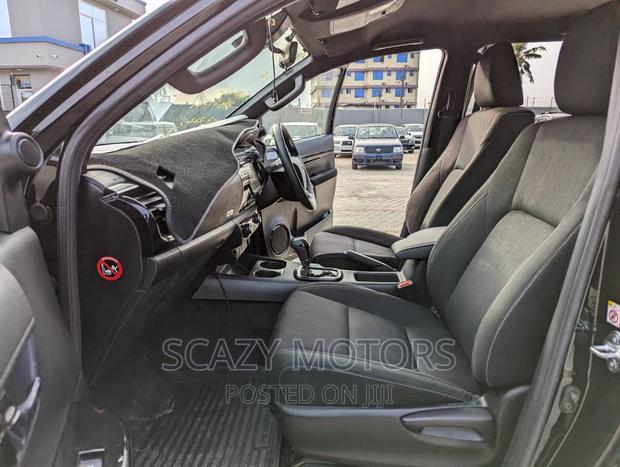 Toyota Hilux 2019 Black