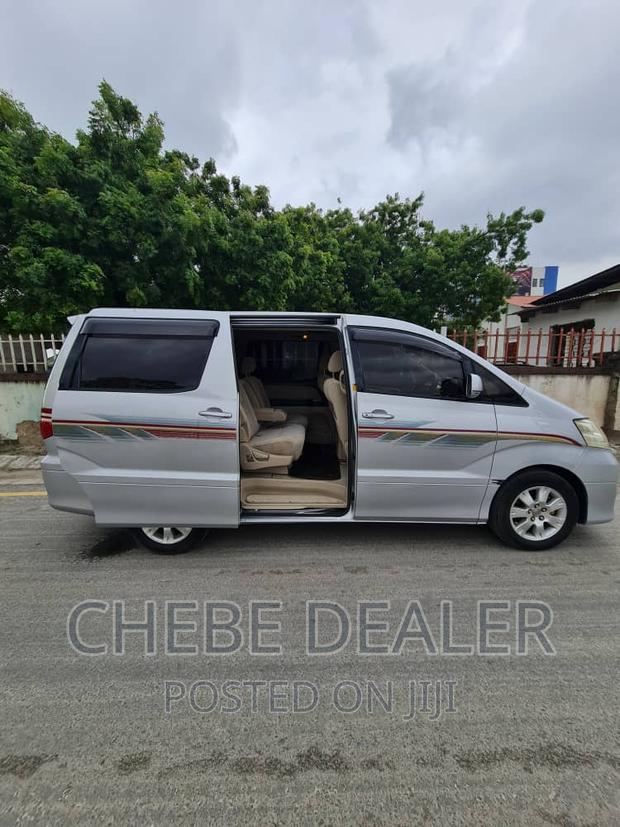 Toyota Alphard 2005 Silver