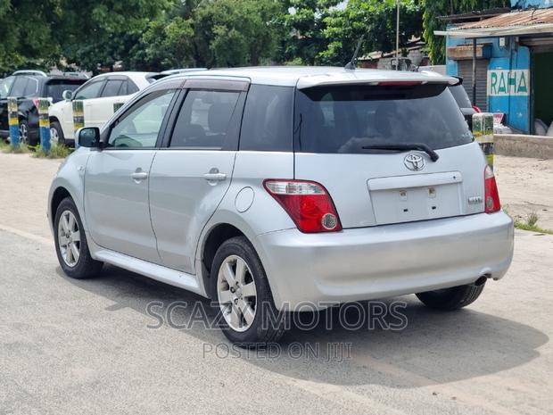Toyota IST 2006 Silver