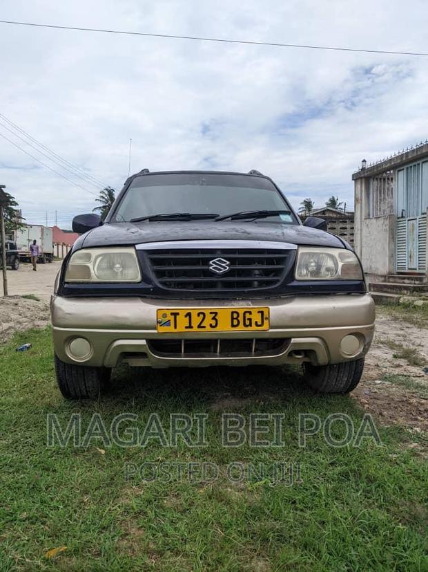 Suzuki Escudo 2000 Blue