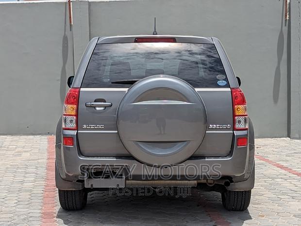 Suzuki Escudo 2006 Gray