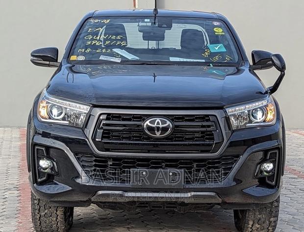 Toyota Hilux 2018 Black