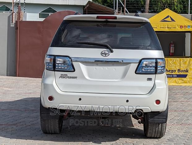 Toyota Fortuner 2005 White