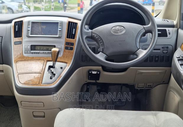 Toyota Alphard 2006 Blue
