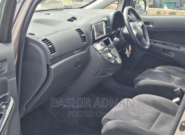 Toyota Wish 2007 Gray