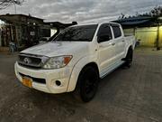 Toyota Hilux 2009 White for sale