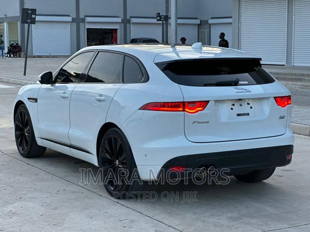 Jaguar F-Pace 2017 White