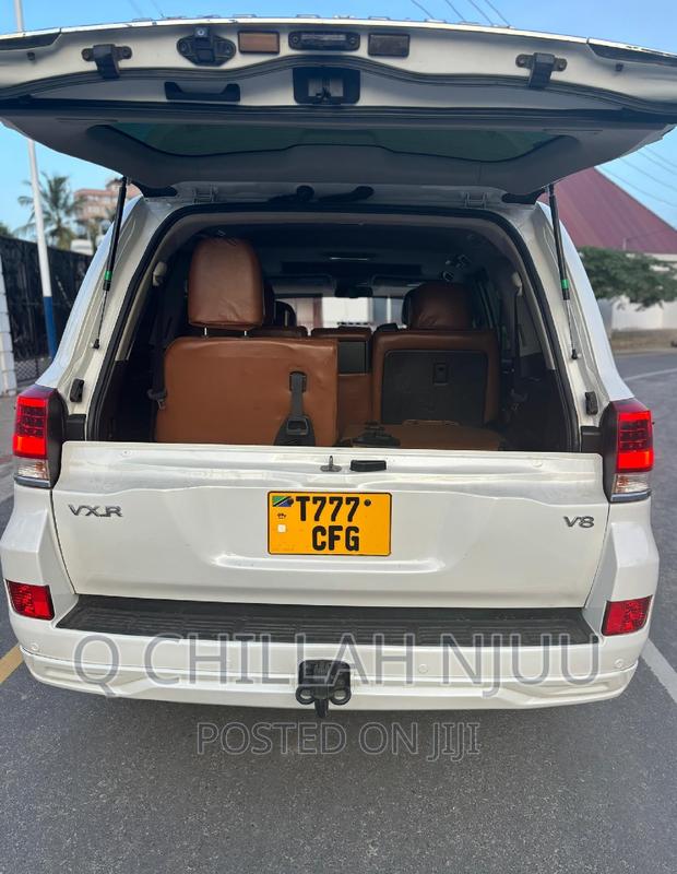 Toyota Land Cruiser 2012 White