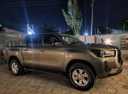 Toyota Hilux 2022 Gold for sale