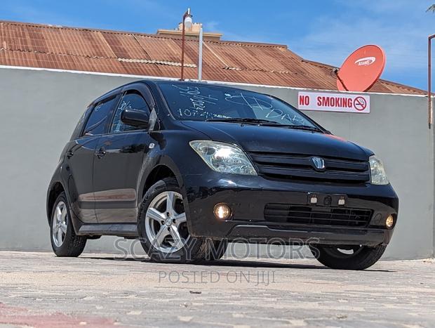 Toyota IST 2004 Black