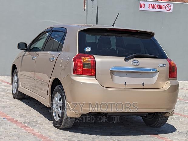 Toyota Allex 2002 Gold