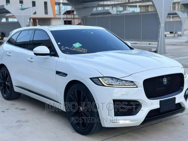 Jaguar F-Pace 2017 White