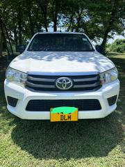Toyota Hilux 2018 White for sale