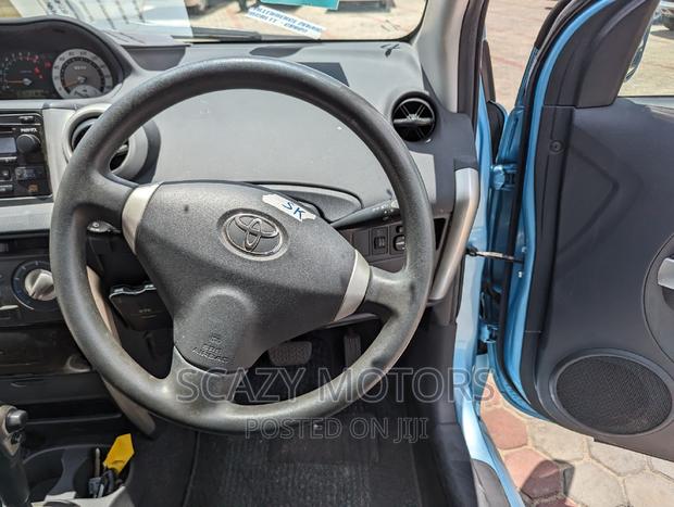 Toyota IST 2006