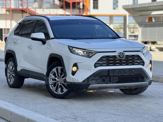 Toyota RAV4 2019 White