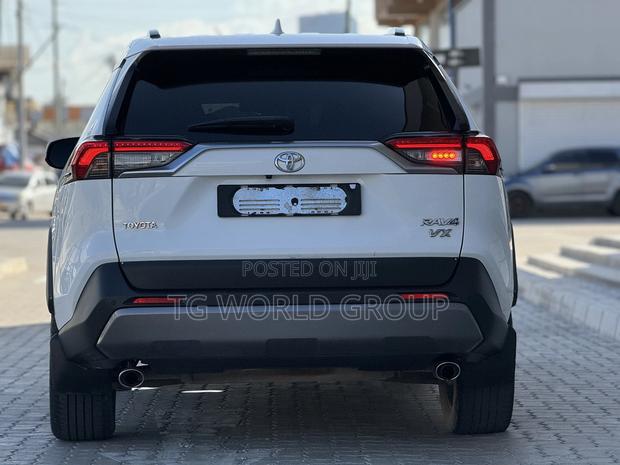 Toyota RAV4 2019 White