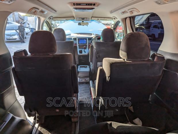Toyota Alphard 2010