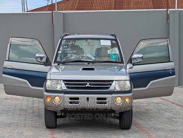 Mitsubishi Pajero 2005