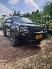 Toyota Hilux 2004 Black for sale