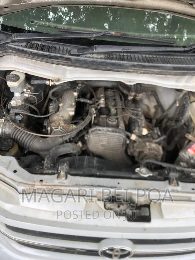 Toyota Noah 2001 White