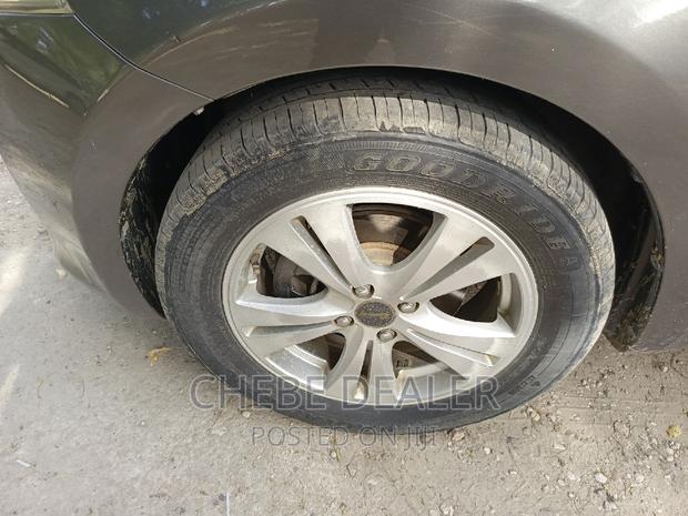 Toyota Ractis 2009 Beige