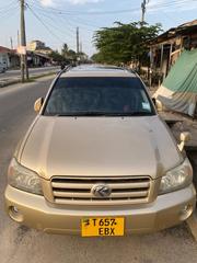 Toyota Kluger 2004 Gold for sale