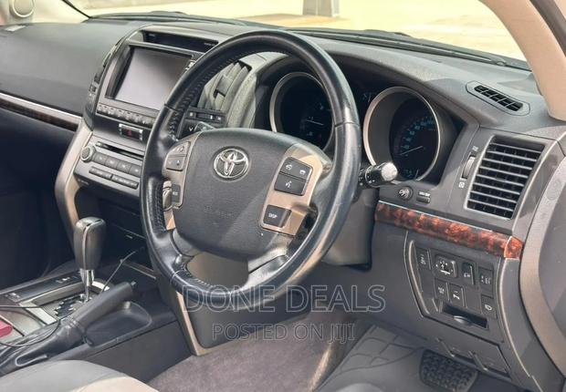 Toyota Land Cruiser 2012 Black