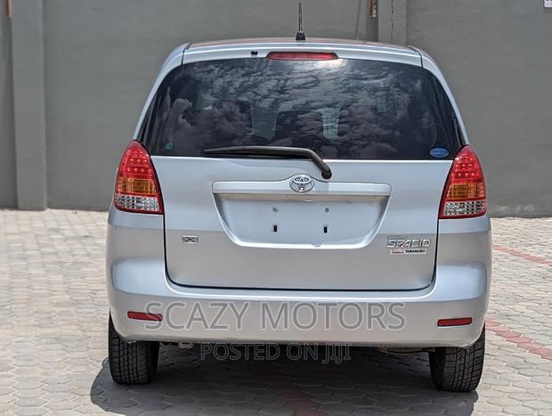 Toyota Corolla Spacio 2003