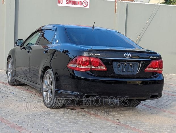 Toyota Crown 2008