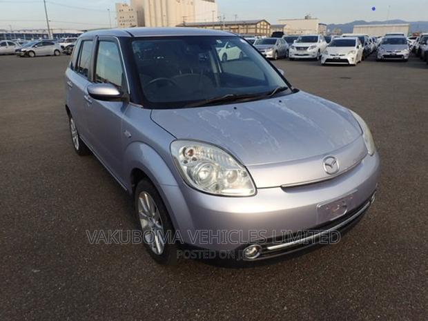 Mazda Verisa 2009 Silver