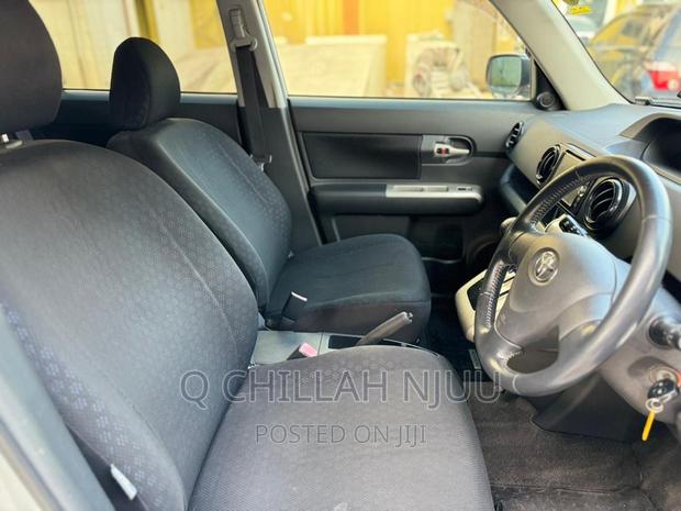 Toyota Corolla Rumion 2009 Silver