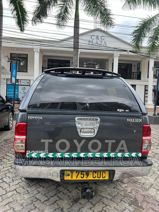 Toyota Hilux 2009 Black