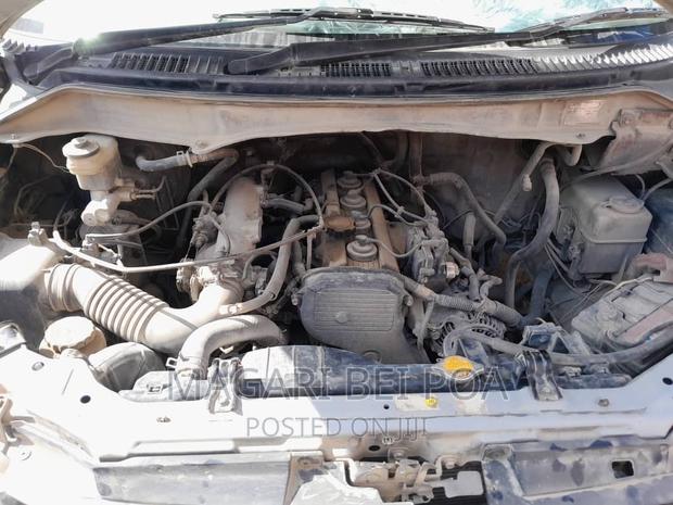 Toyota Noah 2004 White