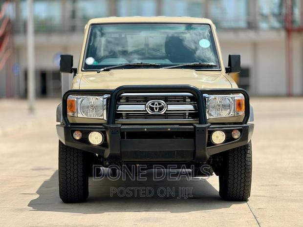 Toyota Land Cruiser 2022 Beige