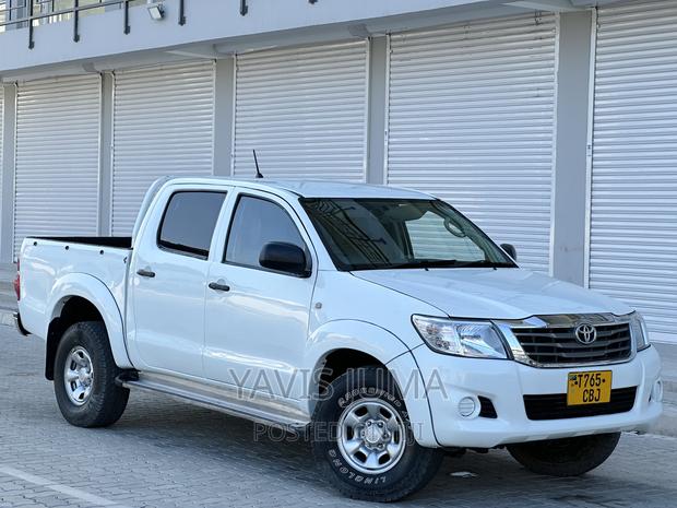 Toyota Hilux 2013 Pearl