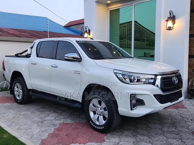 Toyota Hilux 2018 White