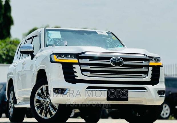 Toyota Land Cruiser 2022 White