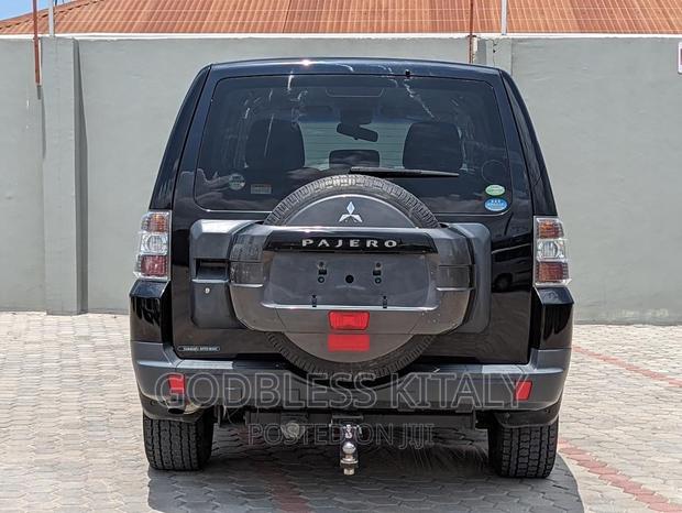 Mitsubishi Pajero 2009 Black