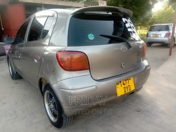 Toyota Vitz 1.3 AWD 5dr 2003 Gray